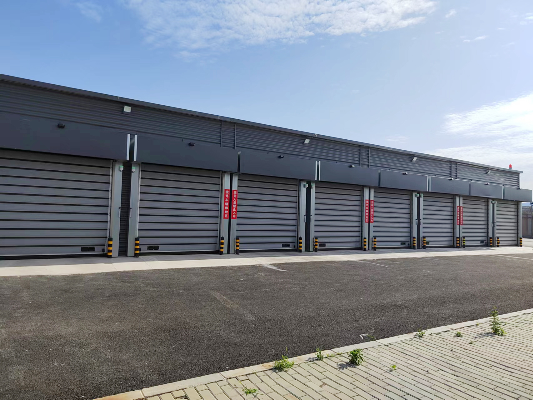 大連機(jī)場(chǎng)硬質(zhì)快速門